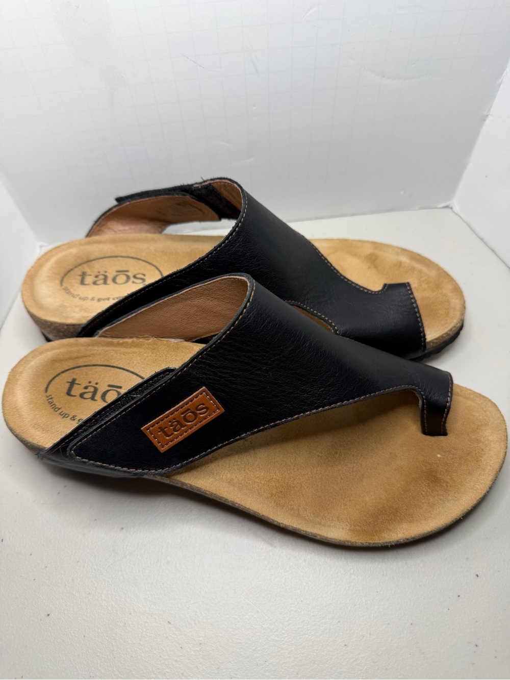 Taos Trulie Black Leather Comfort Toe Loop Sandals 9-9.5 Casual Summer - Picture 4 of 8